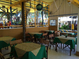 Restaurante Hotel Cabanas Agua Dulce inside