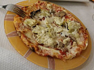 Pizzeria Picola food