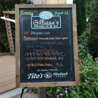 Gilligan's Waterfront food