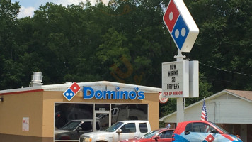 Domino's Pizza outside