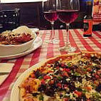 Italiannis Pasta Pizza and Vino food
