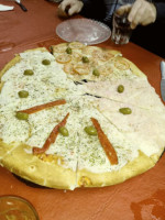 Pizza Gigante food