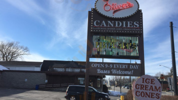 Oliver’s Candies outside