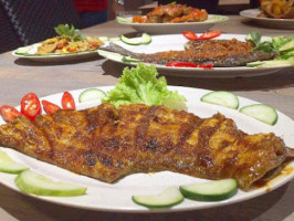 Bola Seafood Palembang food