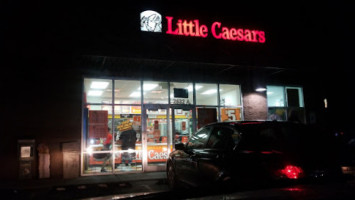 Little Caesars Pizza outside