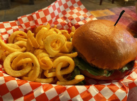 Fanny Ann's Saloon food