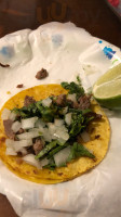 Los Compadres Street Tacos food