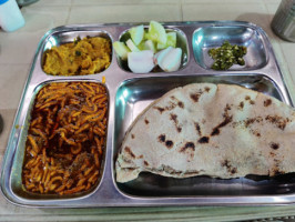 Rukmini Vallabh Zhunka Bhakar food