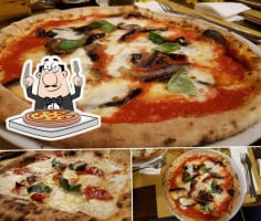 Pizzeria O ' Scugnizzo food