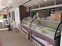 Gelateria Des Port inside