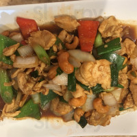 Oy's Thai Cuisine food