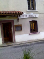 Au Petit Bourget inside