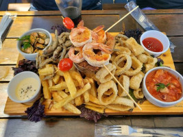 El Faro Restaurant food