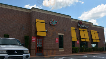 Applebee's Grill outside