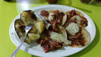 Taqueria Bini'ni Grillos food