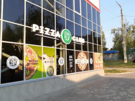 Pizza Club outside