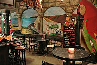 El Papagayo inside