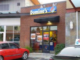 Domino's Pizza outside