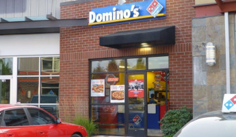 Domino's Pizza outside