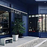 La Glace outside