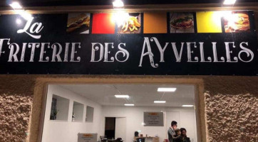 La Friterie Des Ayvelles inside