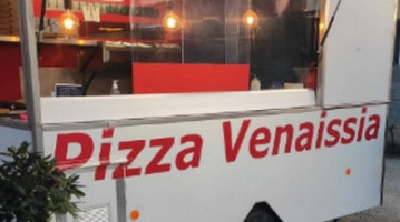 Pizza Venaissia Sarrians food