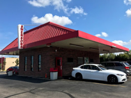 Swensons Drive-in outside