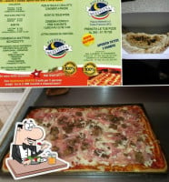 Pizzeria Mezza Luna food