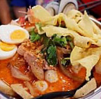 เย็นตาโฟโก๋ยาحلال Comida