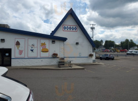 Chip's Hamburgers Of Marshfield outside