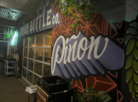 Piñon Bottle Co outside