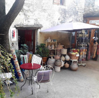 Le Boudoir Salon De Thé Et Glacier inside