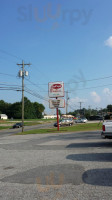 Short Sugar's Pit Barbecue outside