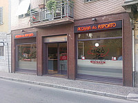 Pizzeria Miro outside