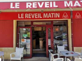 Le Réveil Matin food