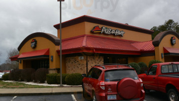 Pizza Hut outside