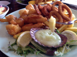 Reggies Slipway food