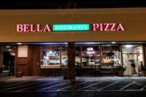 Bella Pizzeria outside
