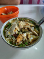 Sop Ayam Kampung Bu Murti food
