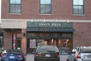 Tonys Pizza outside