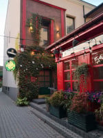 Irish Pub Accommodation outside