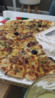 Tutti Pizza food