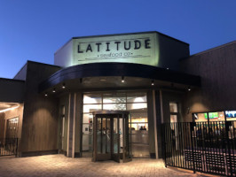 Latitude Seafood Co. Richmond inside