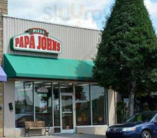 Papa John's Pizza outside