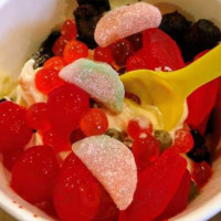 Moooberry Frozen Yogurt food