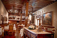 Hosteria De Las Monjas food