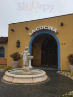 La Cocina outside