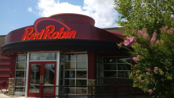 Red Robin Gourmet Burgers And Brews food