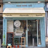 Nom Nom Cafe outside