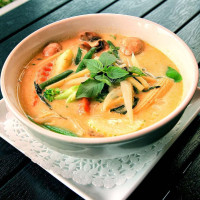 Komoon Thai Sushi Ceviche food